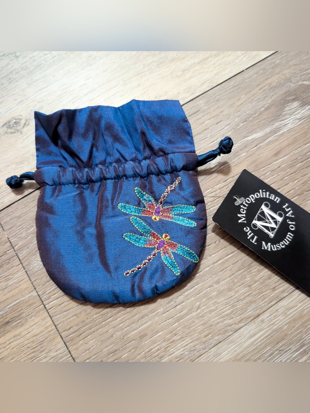The Metropolitan Museum of Art Tiffany dragonfly embroidered cinch bag pouch NWT